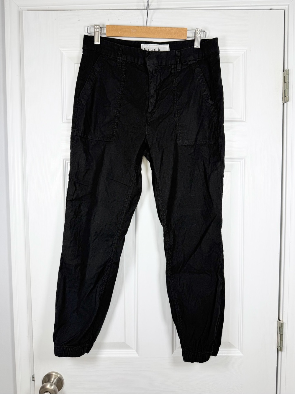 Frank and Eileen Size 6 • Black Foxrock Utility Joggers Pants.